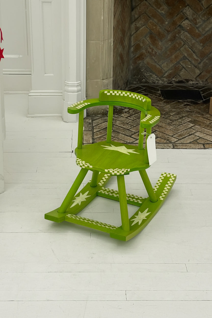 Chaise pour enfant peinturée à la main (no.2)