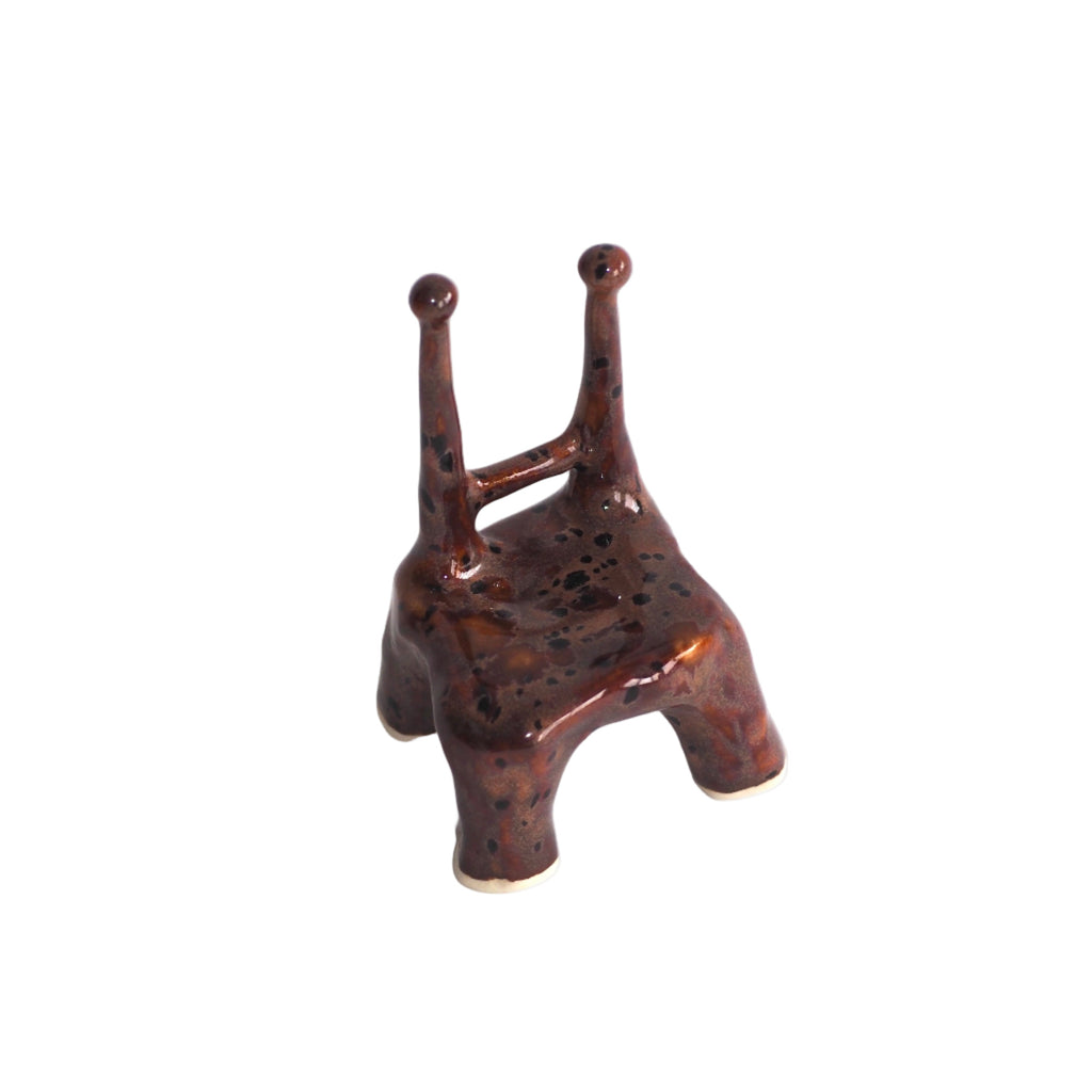 Mini chaise brune